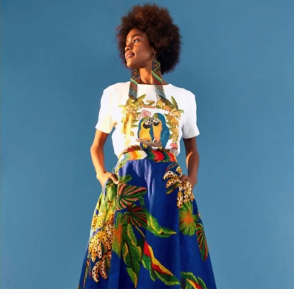 NWT FARM Rio Blue and Yellow Macaw Bird Art ORGANIC COTTON T Shirt - Picture 2 of 5